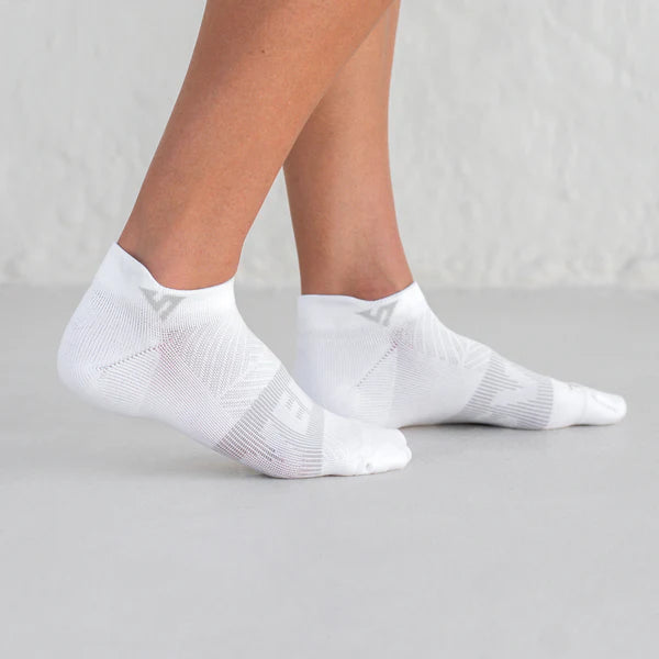 Versus White Velocity Trainer Socks